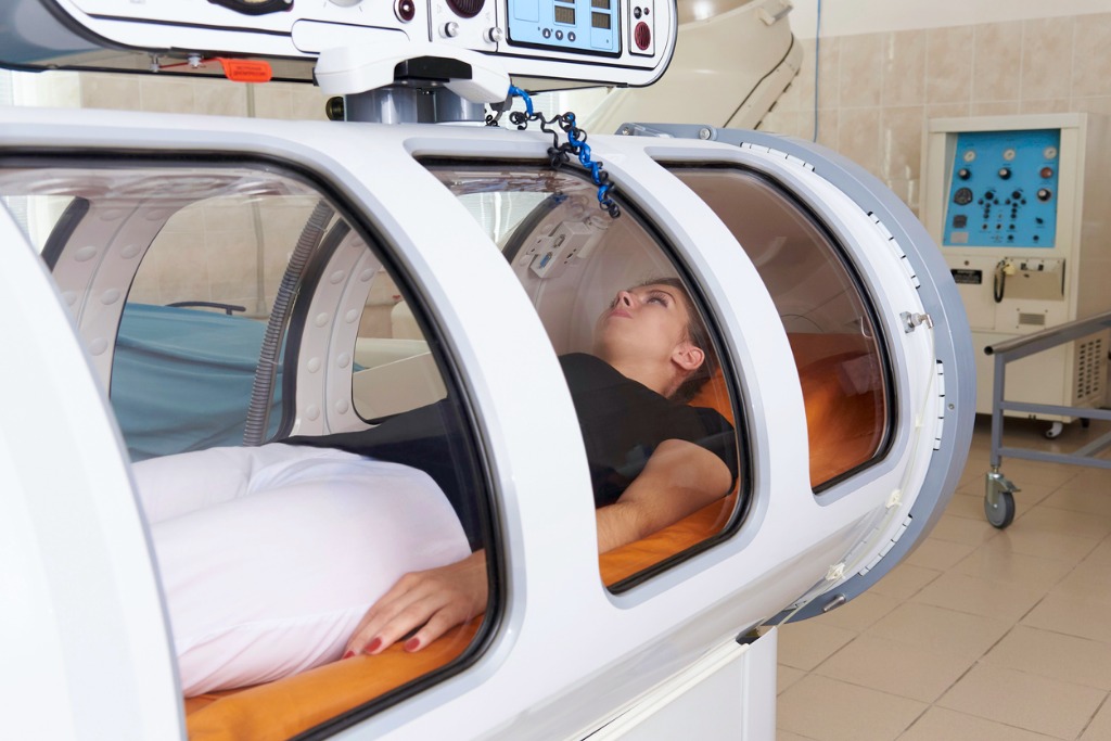 Hyperbaric_chamber_featured